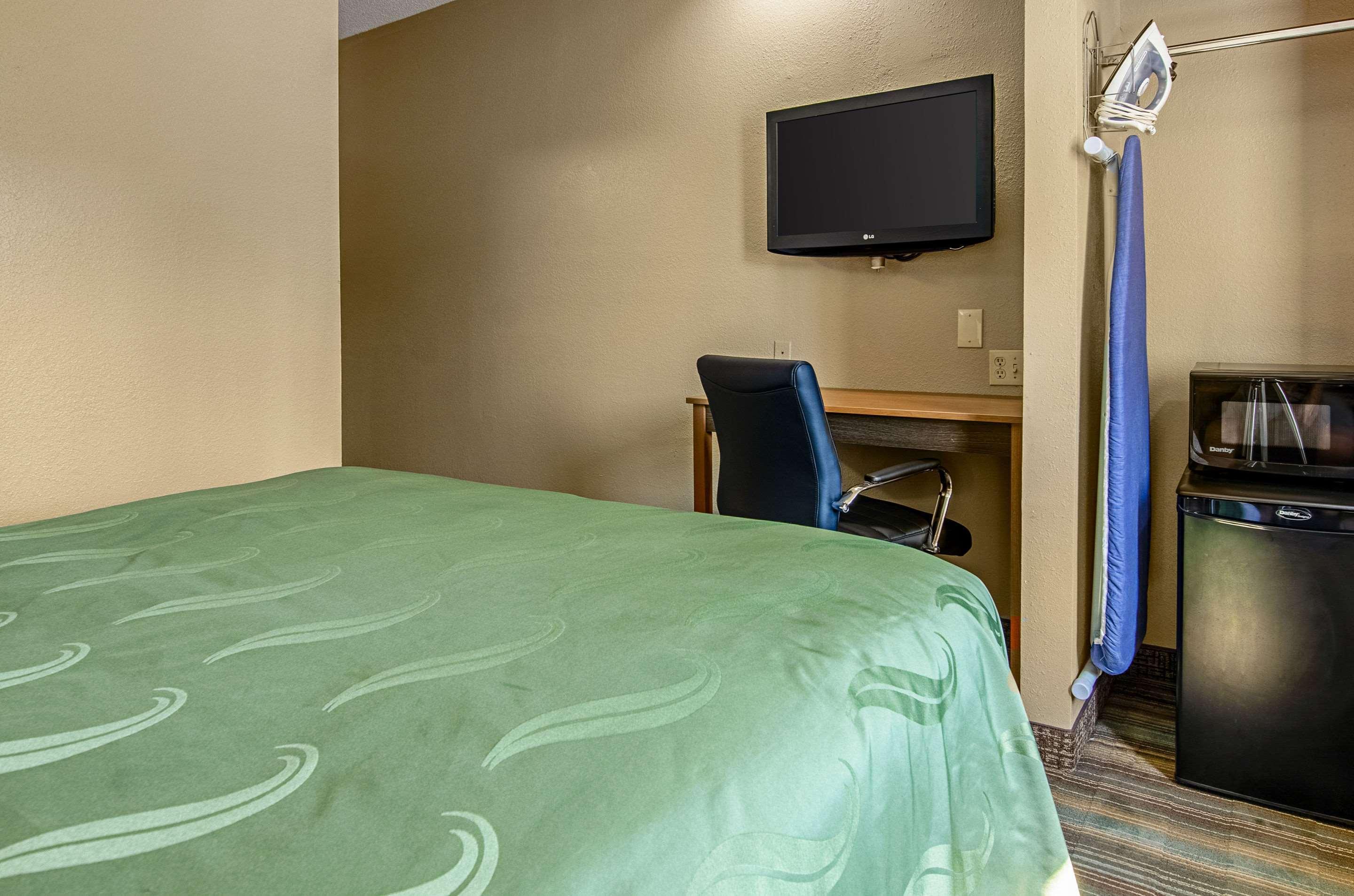Quality Inn & Suites I-81 Exit 7 Бристоль Экстерьер фото