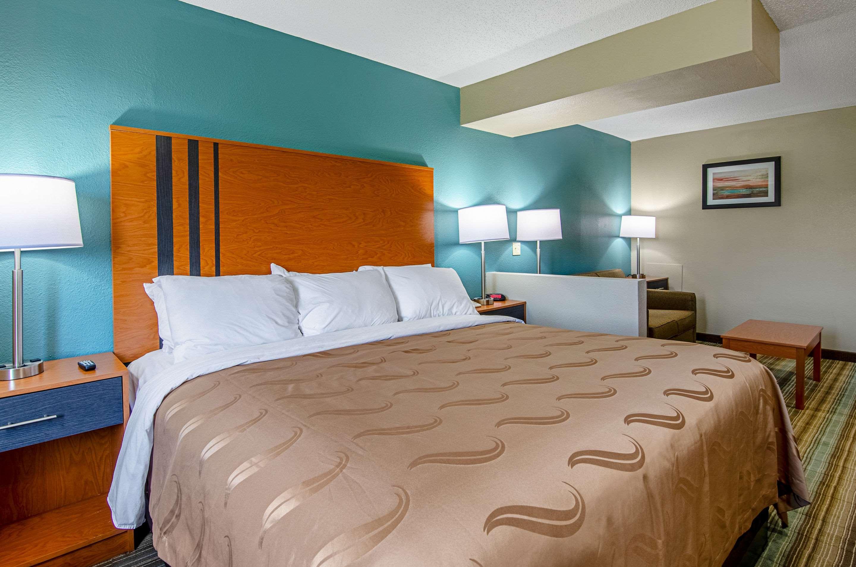 Quality Inn & Suites I-81 Exit 7 Бристоль Экстерьер фото