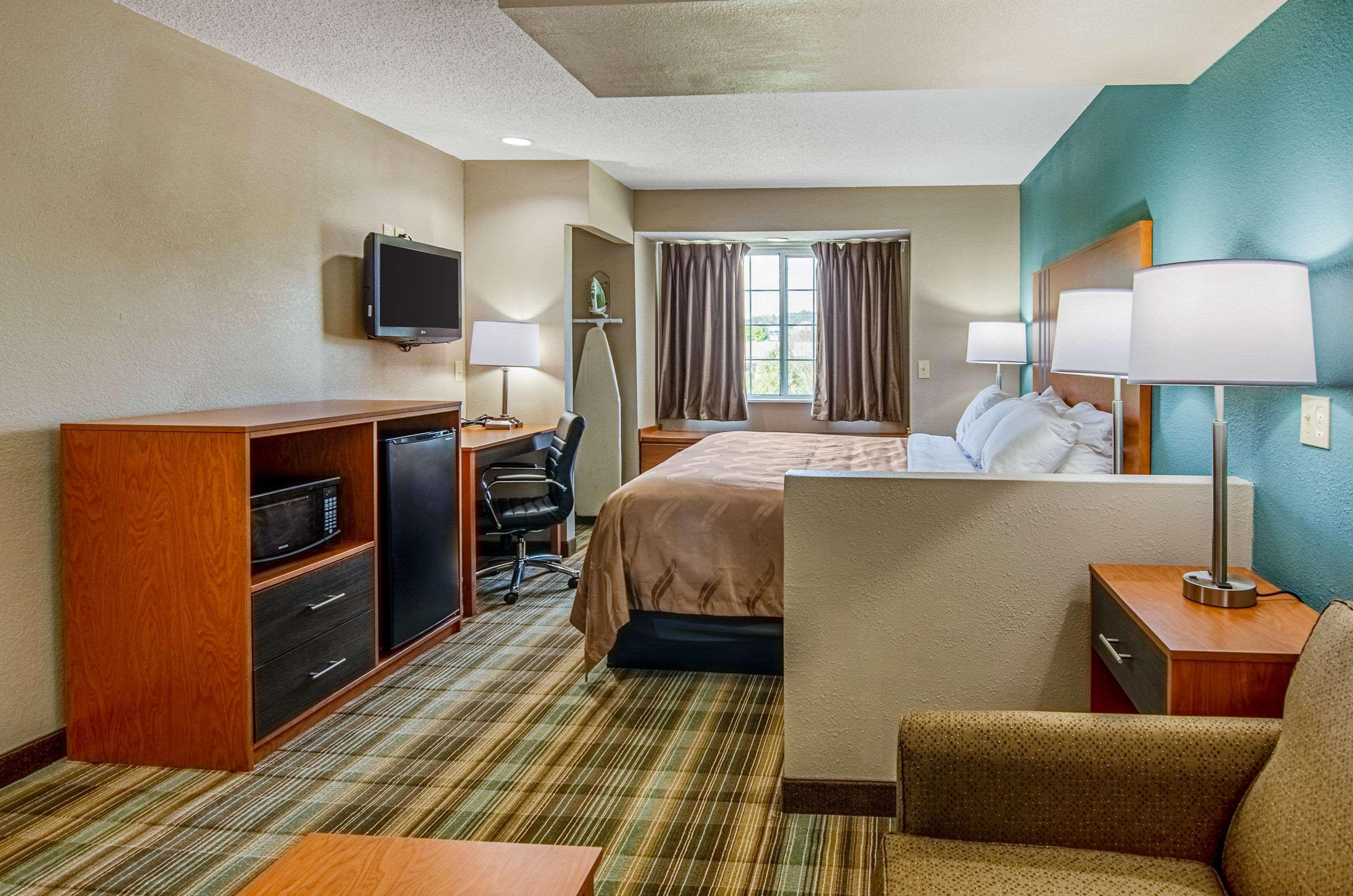 Quality Inn & Suites I-81 Exit 7 Бристоль Экстерьер фото