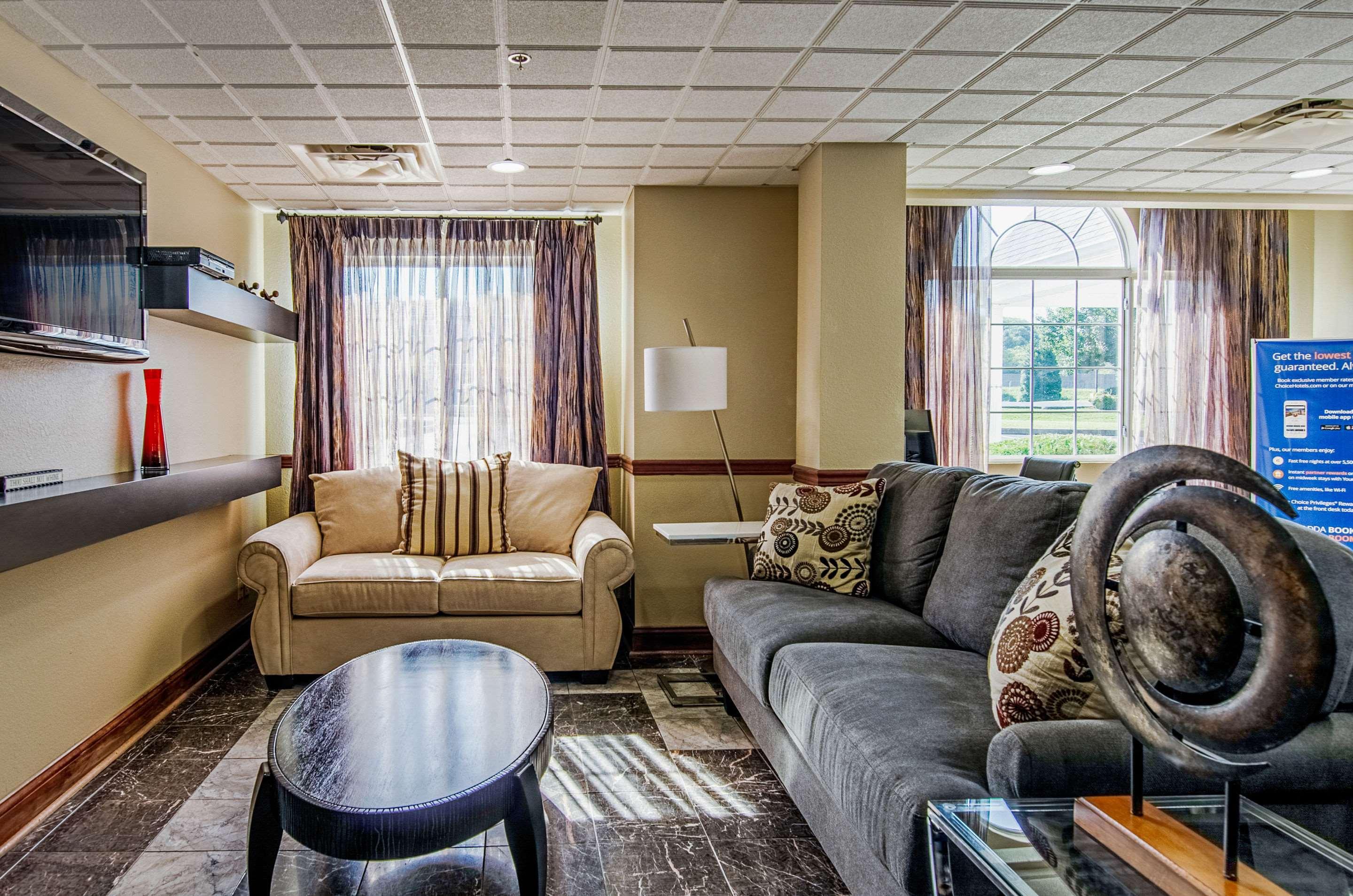 Quality Inn & Suites I-81 Exit 7 Бристоль Экстерьер фото