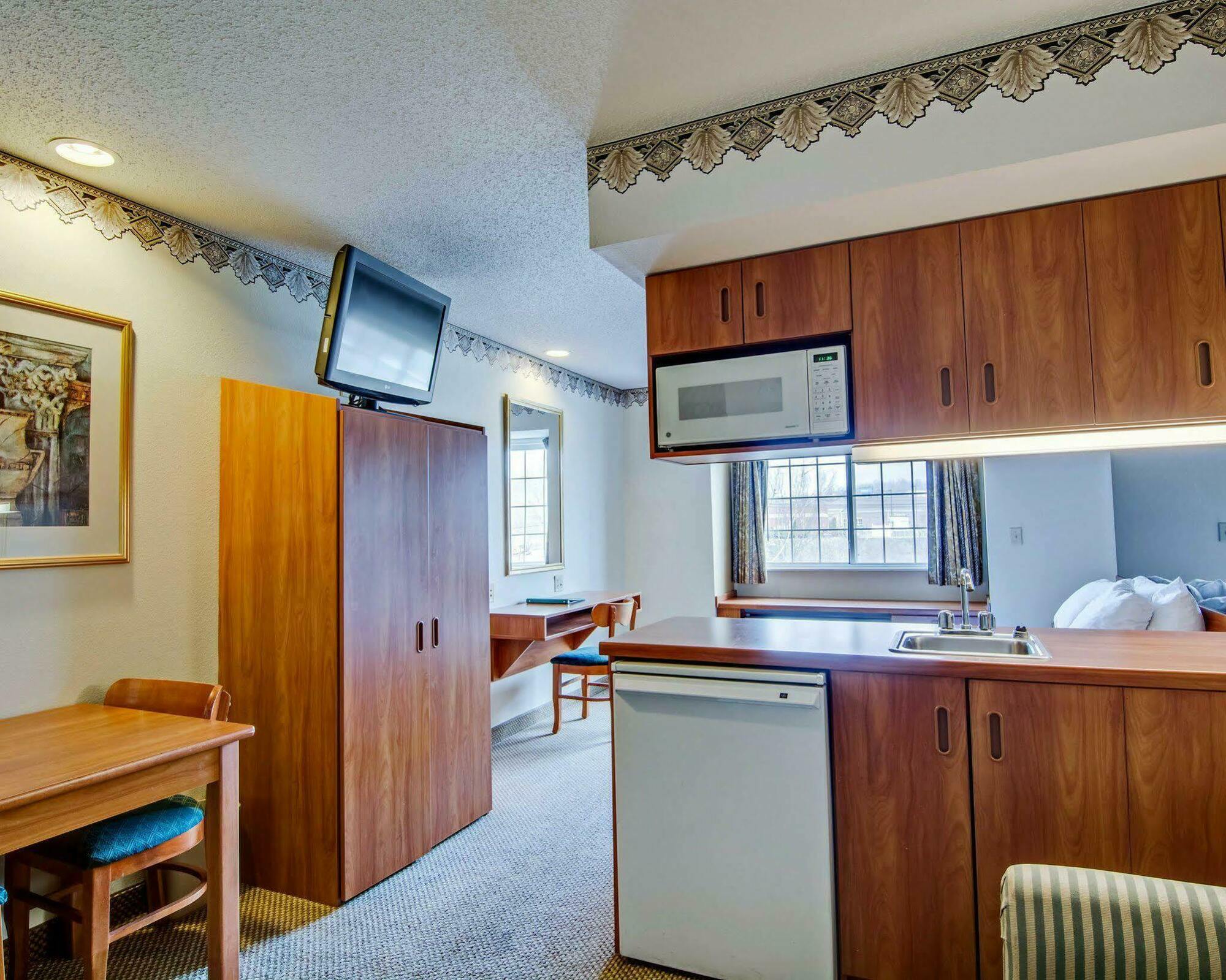Quality Inn & Suites I-81 Exit 7 Бристоль Экстерьер фото