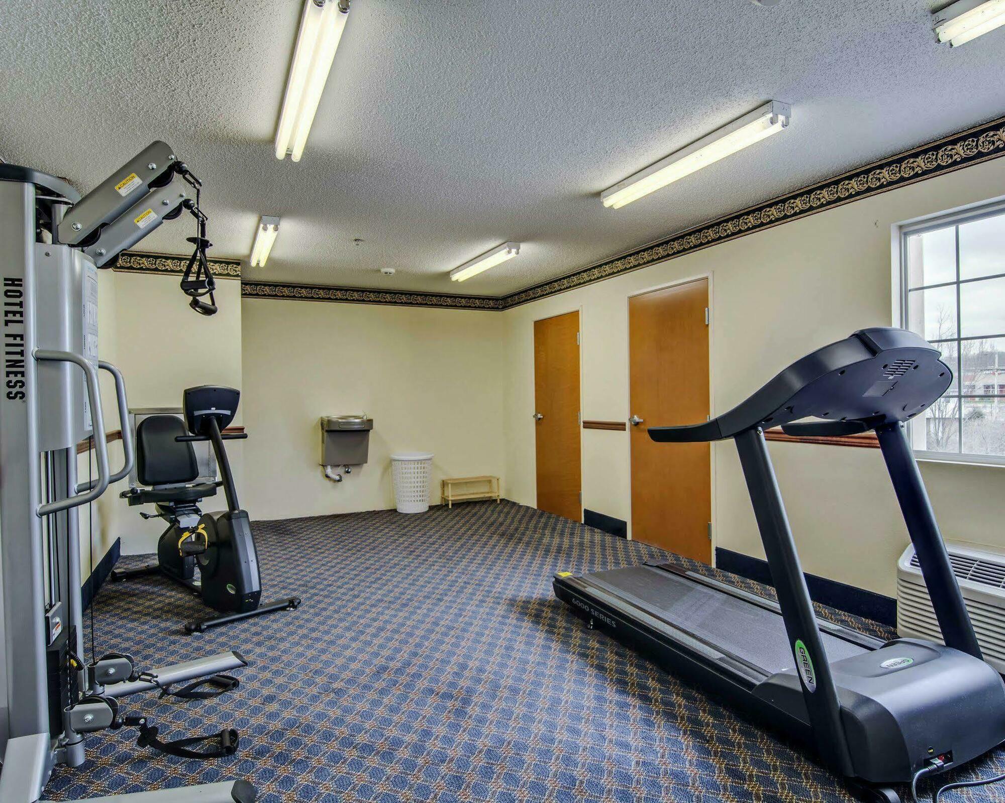 Quality Inn & Suites I-81 Exit 7 Бристоль Экстерьер фото