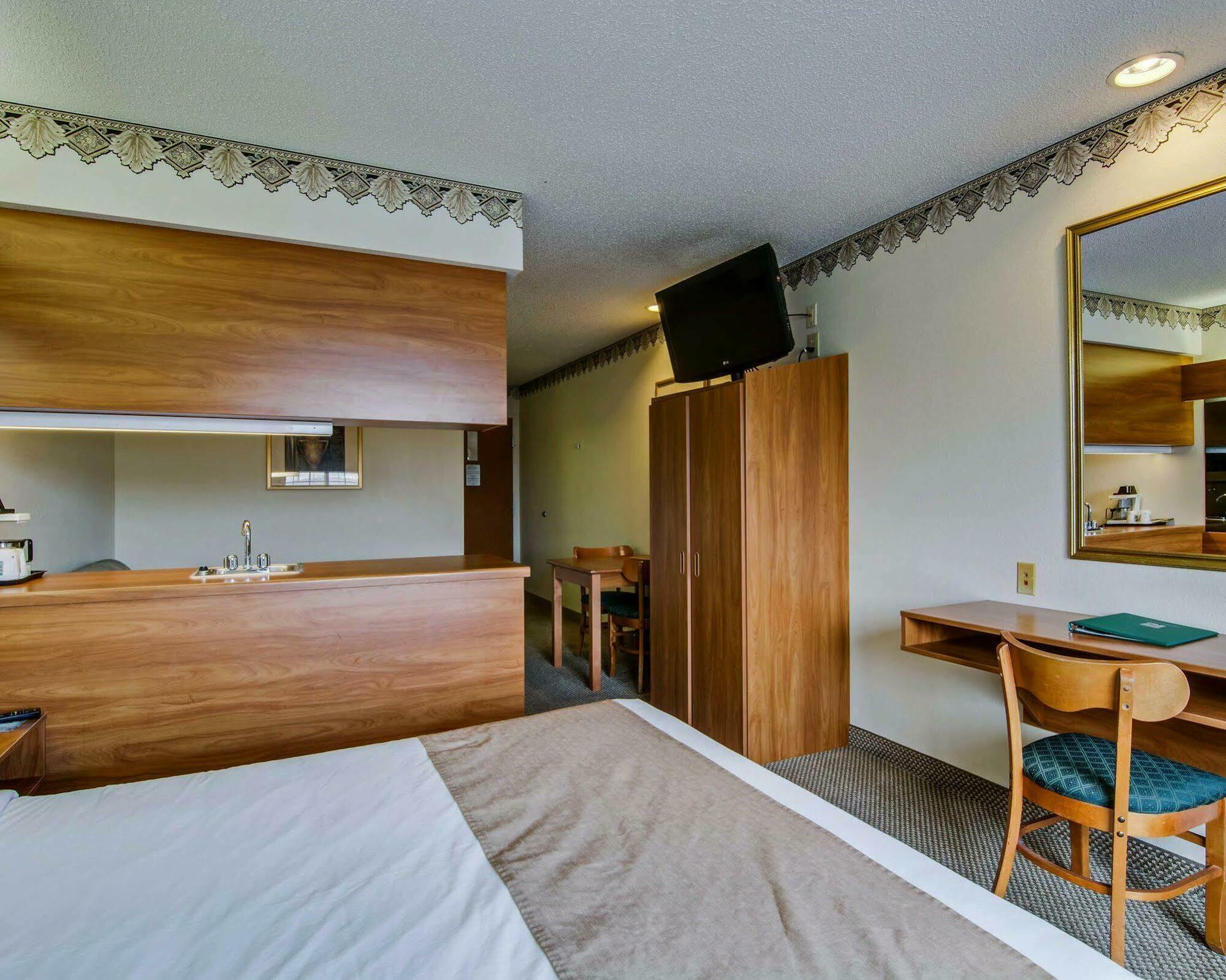 Quality Inn & Suites I-81 Exit 7 Бристоль Экстерьер фото