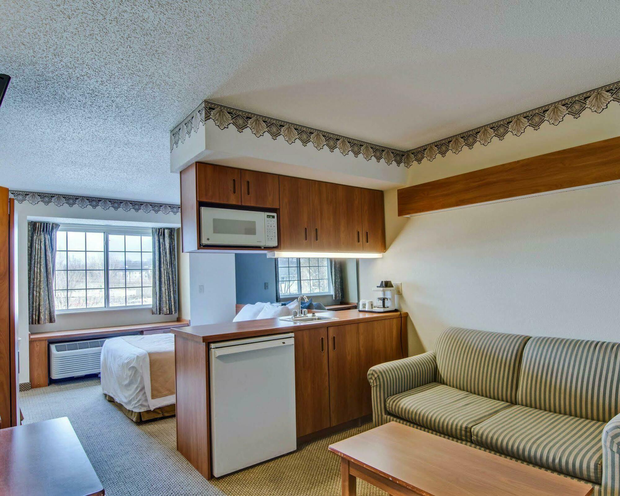 Quality Inn & Suites I-81 Exit 7 Бристоль Экстерьер фото